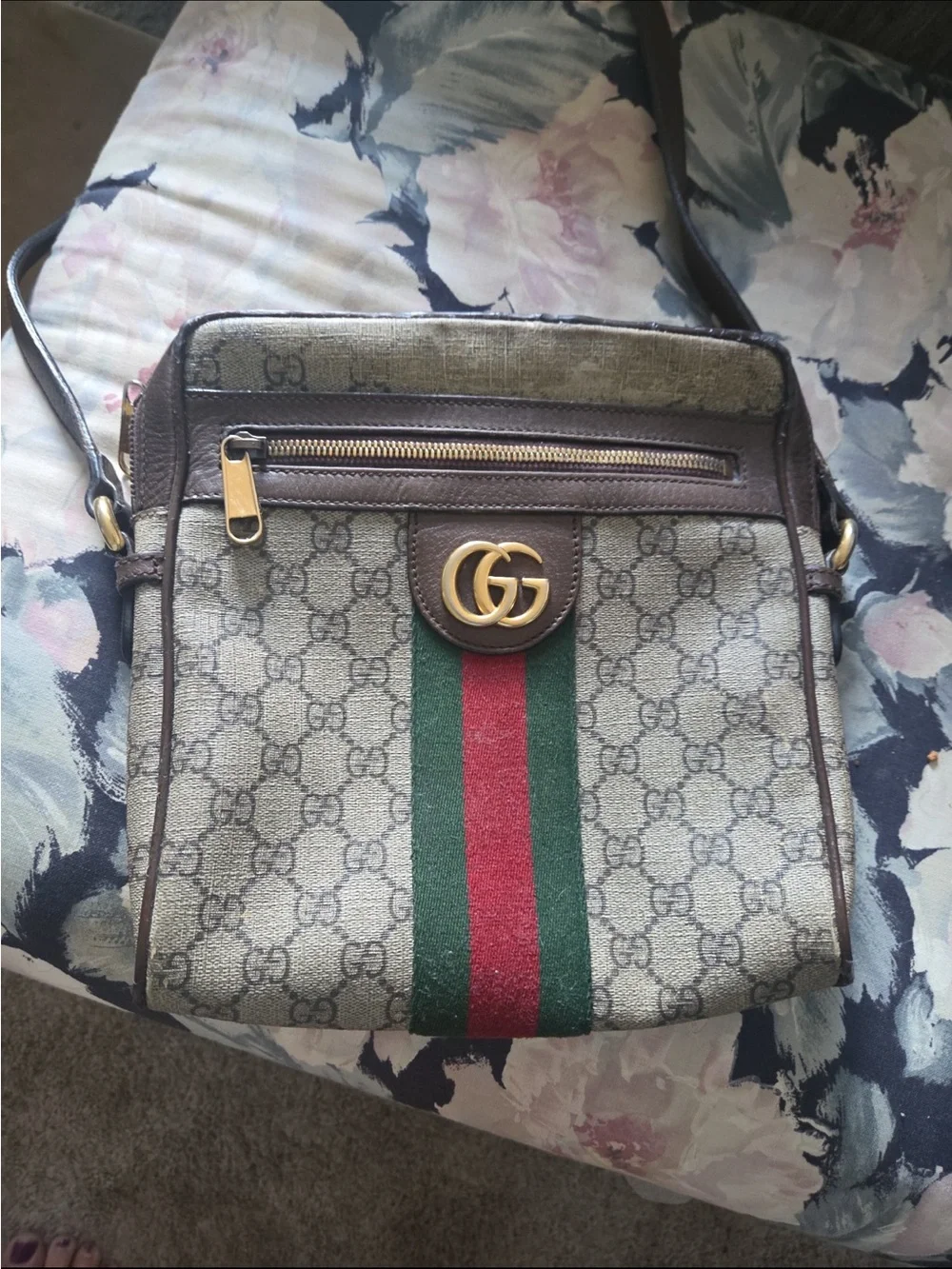 Gucci Brown GG Canvas Messenger Bag with Green & Red Stripe authentic